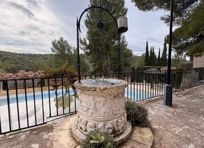 Resale - Villa - Sax