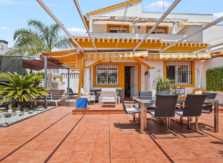 Resale - Villa - Torre de la Horadada - Pueblo Latino