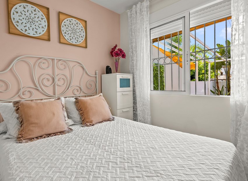 Resale - Villa - Torre de la Horadada - Pueblo Latino