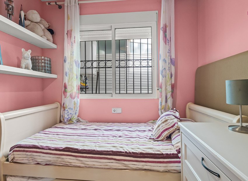 Resale - Villa - Torre de la Horadada - Pueblo Latino