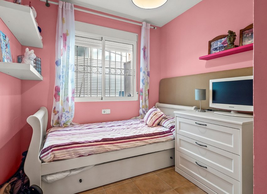 Resale - Villa - Torre de la Horadada - Pueblo Latino