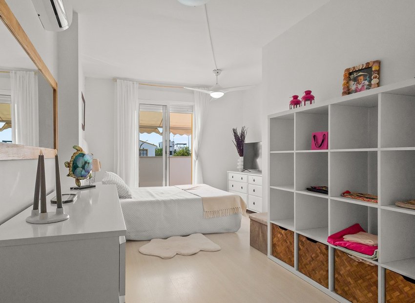 Resale - Villa - Torre de la Horadada - Pueblo Latino