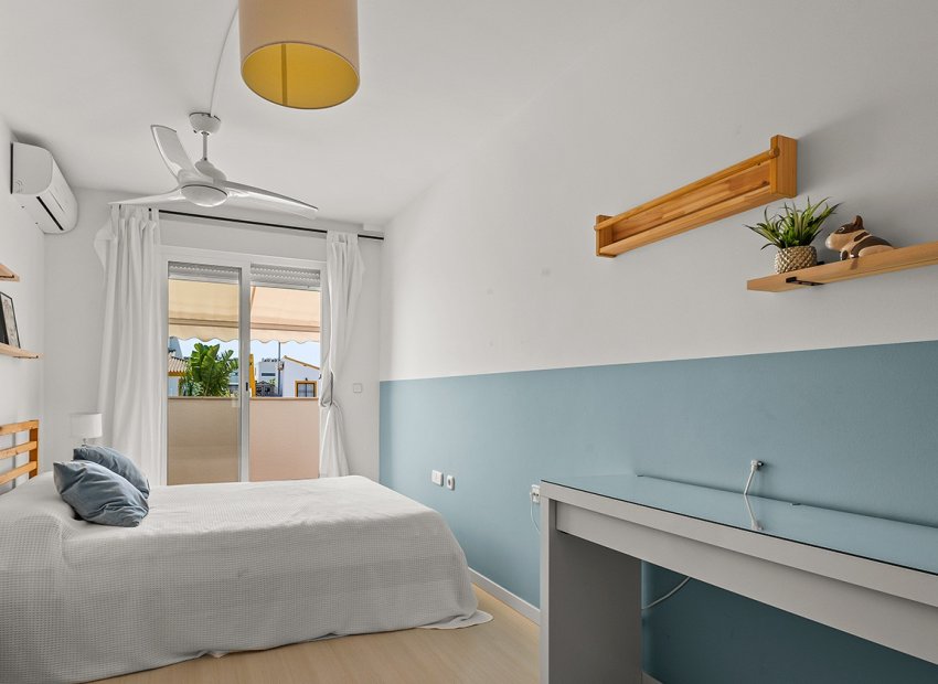 Resale - Villa - Torre de la Horadada - Pueblo Latino