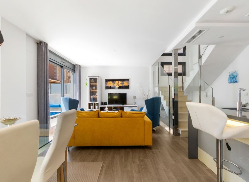 Resale - Villa - Torrevieia - Aguas Nuevas