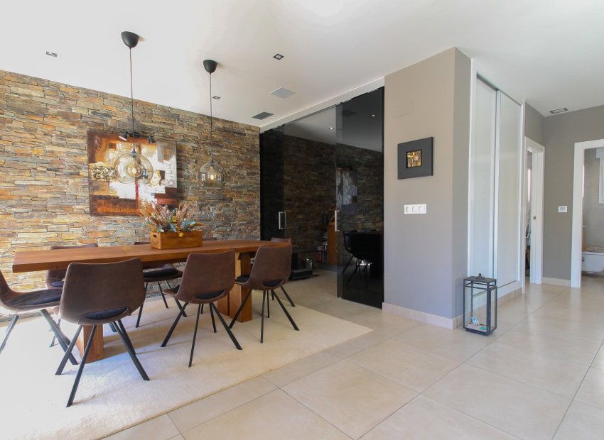 Resale - Villa - Torrevieia - Aguas Nuevas