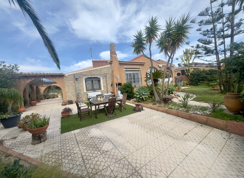 Resale - Villa - Torrevieia - Aguas Nuevas