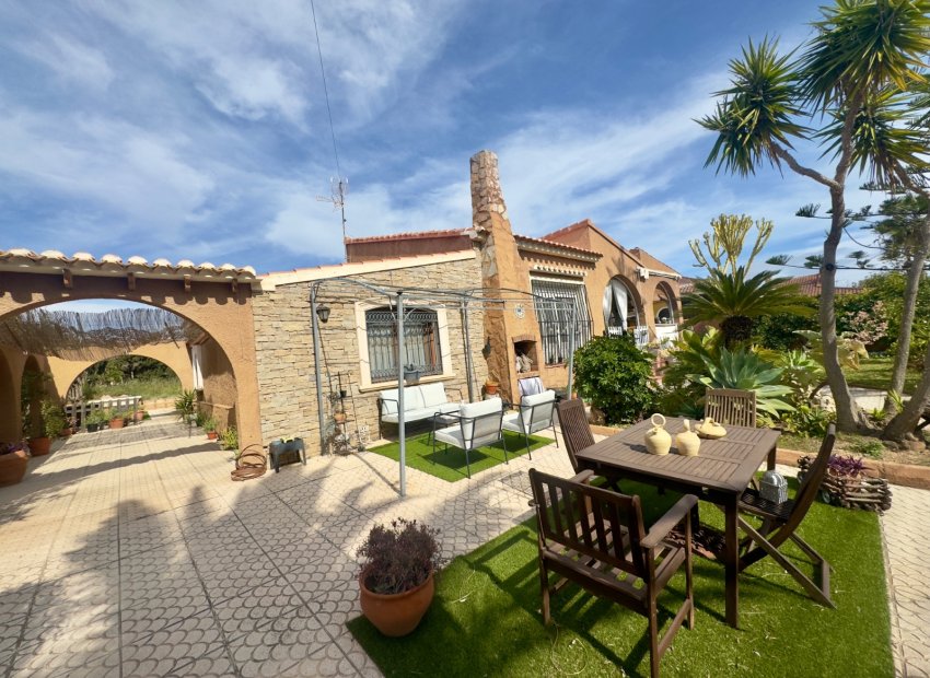 Resale - Villa - Torrevieia - Aguas Nuevas