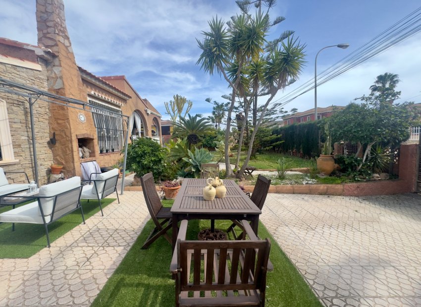 Resale - Villa - Torrevieia - Aguas Nuevas