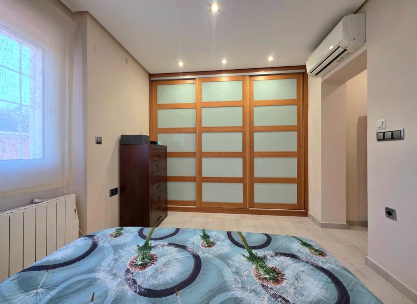 Resale - Villa - Torrevieia - Cabo Cervera