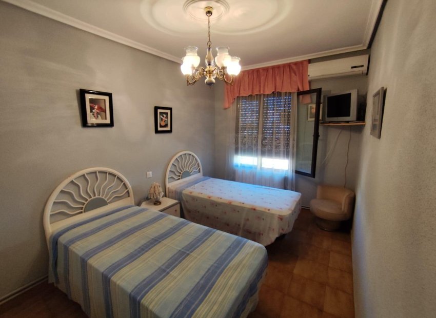 Resale - Villa - Torrevieia - Center