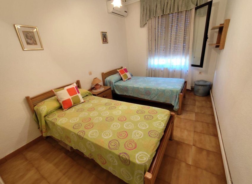 Resale - Villa - Torrevieia - Center