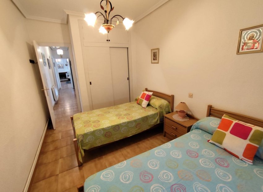 Resale - Villa - Torrevieia - Center