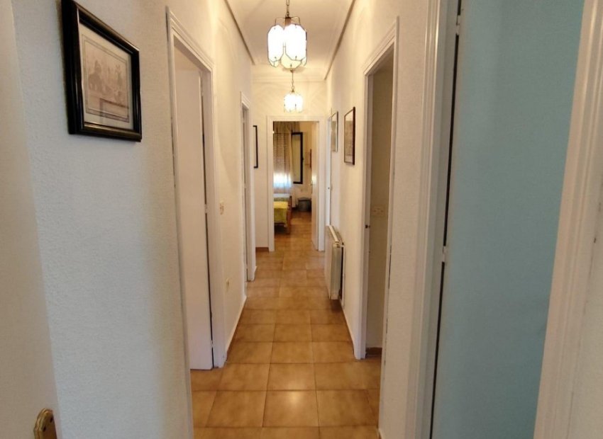 Resale - Villa - Torrevieia - Center