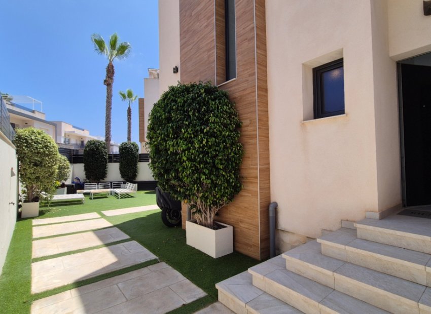 Resale - Villa - Torrevieia - Costa Blanca