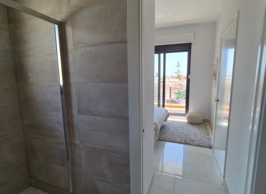 Resale - Villa - Torrevieia - Costa Blanca