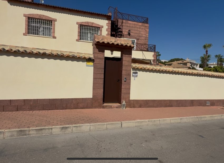 Resale - Villa - Torrevieia - Costa Blanca