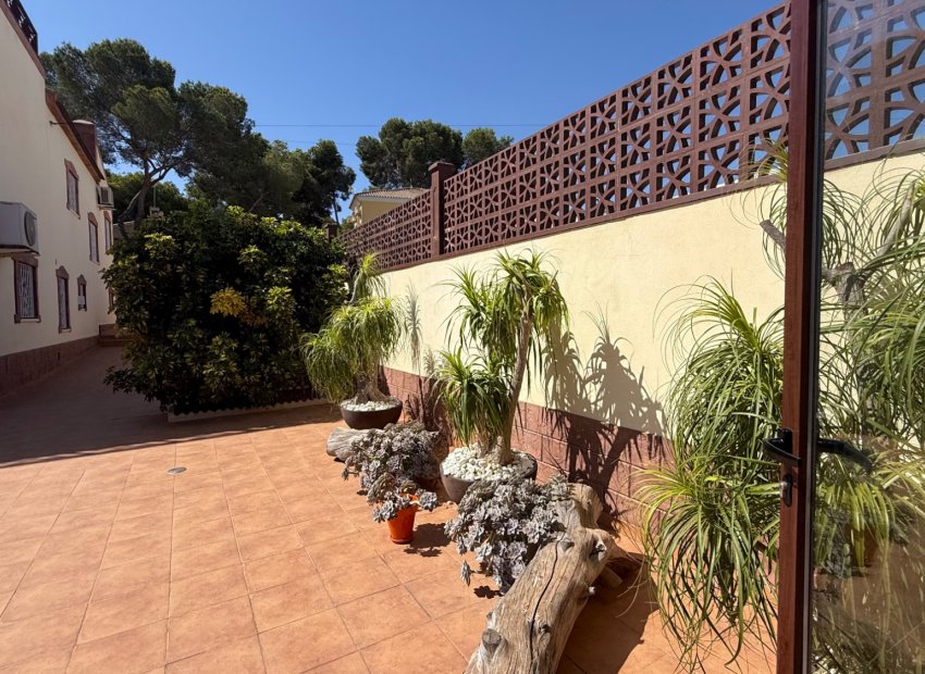 Resale - Villa - Torrevieia - Costa Blanca