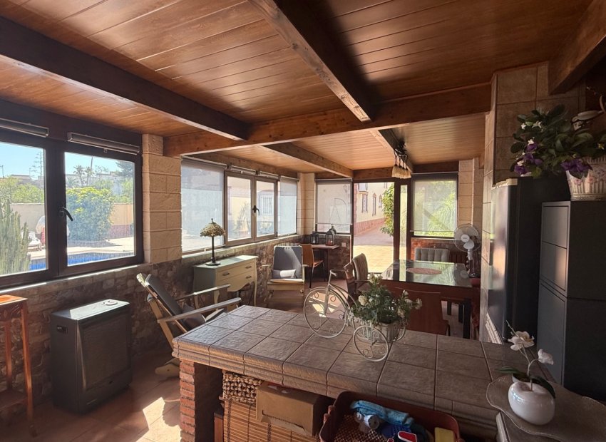 Resale - Villa - Torrevieia - Costa Blanca