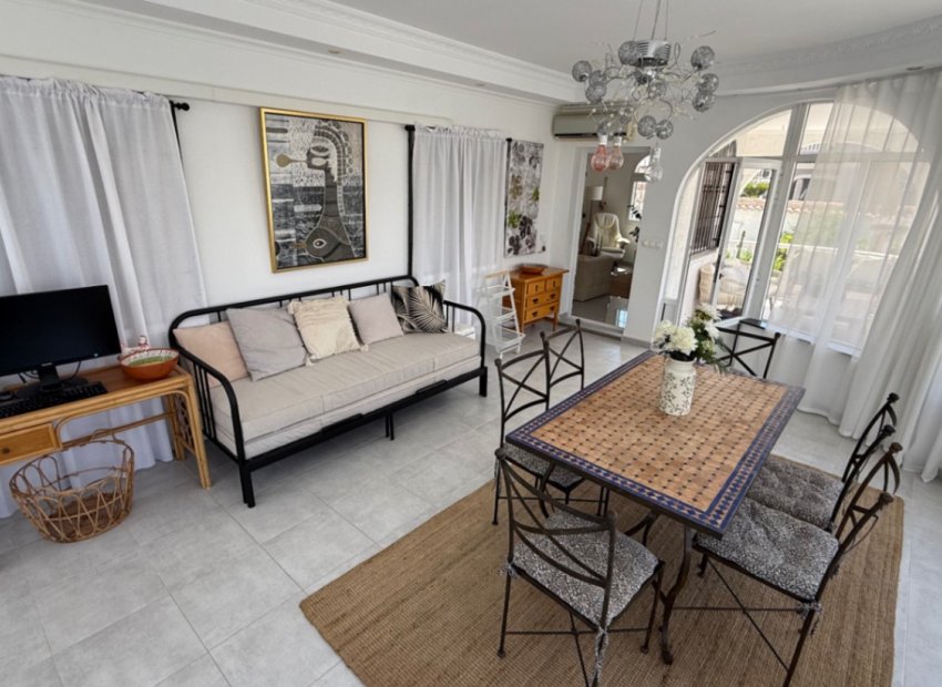 Resale - Villa - Torrevieia - Costa Blanca