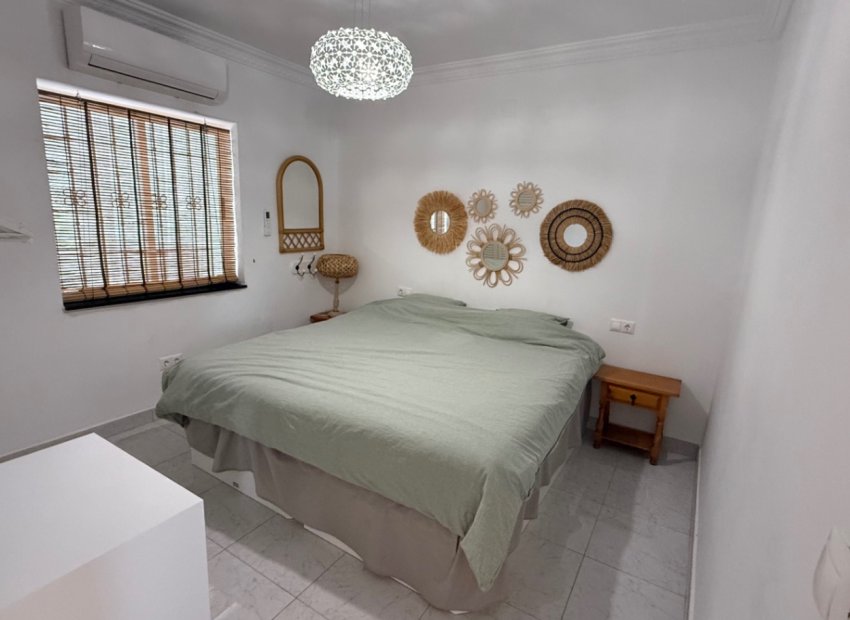 Resale - Villa - Torrevieia - Costa Blanca