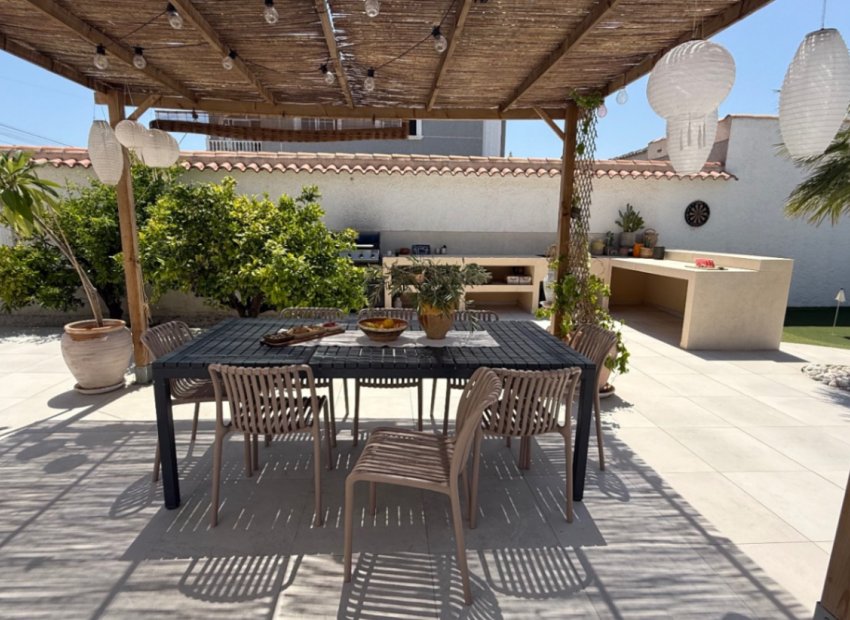 Resale - Villa - Torrevieia - Costa Blanca