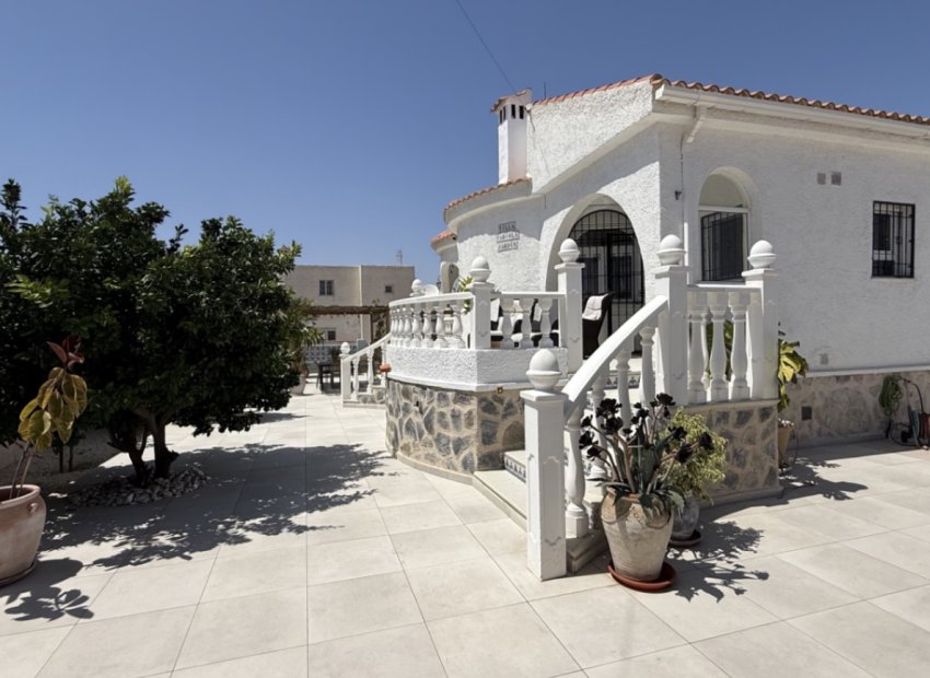 Resale - Villa - Torrevieia - Costa Blanca