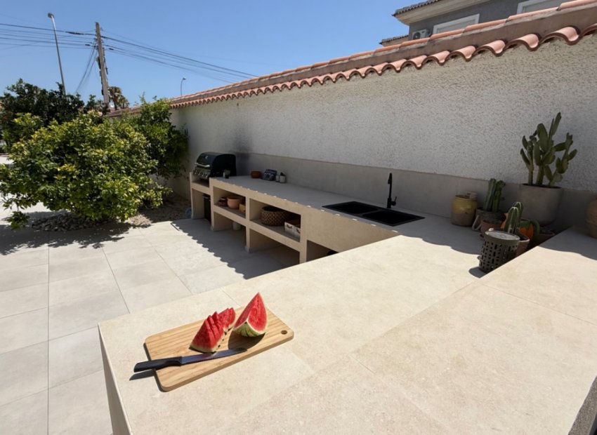 Resale - Villa - Torrevieia - Costa Blanca