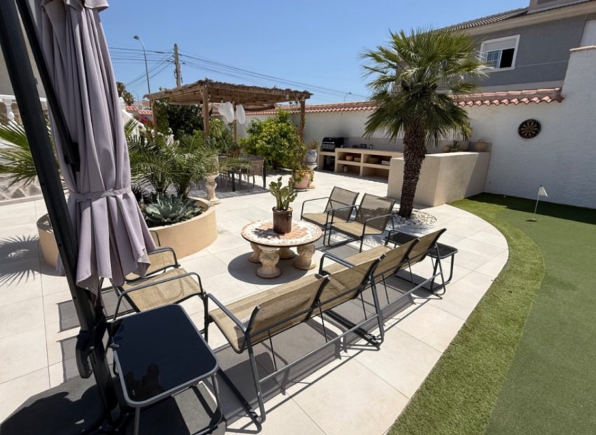 Resale - Villa - Torrevieia - Costa Blanca