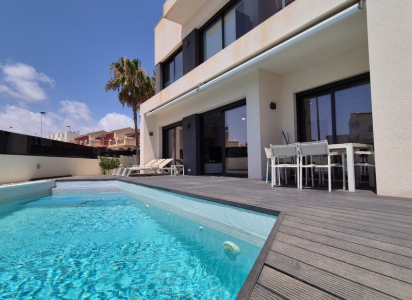 Resale - Villa - Torrevieia - Costa Blanca