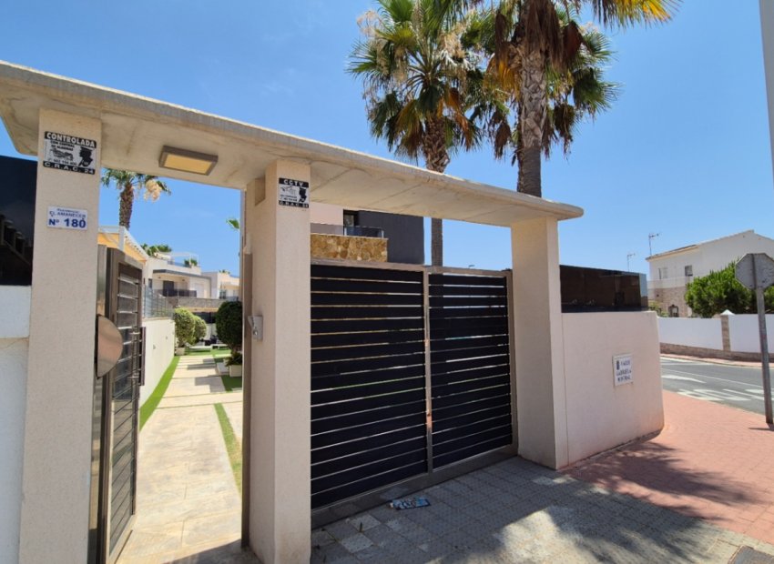Resale - Villa - Torrevieia - Costa Blanca