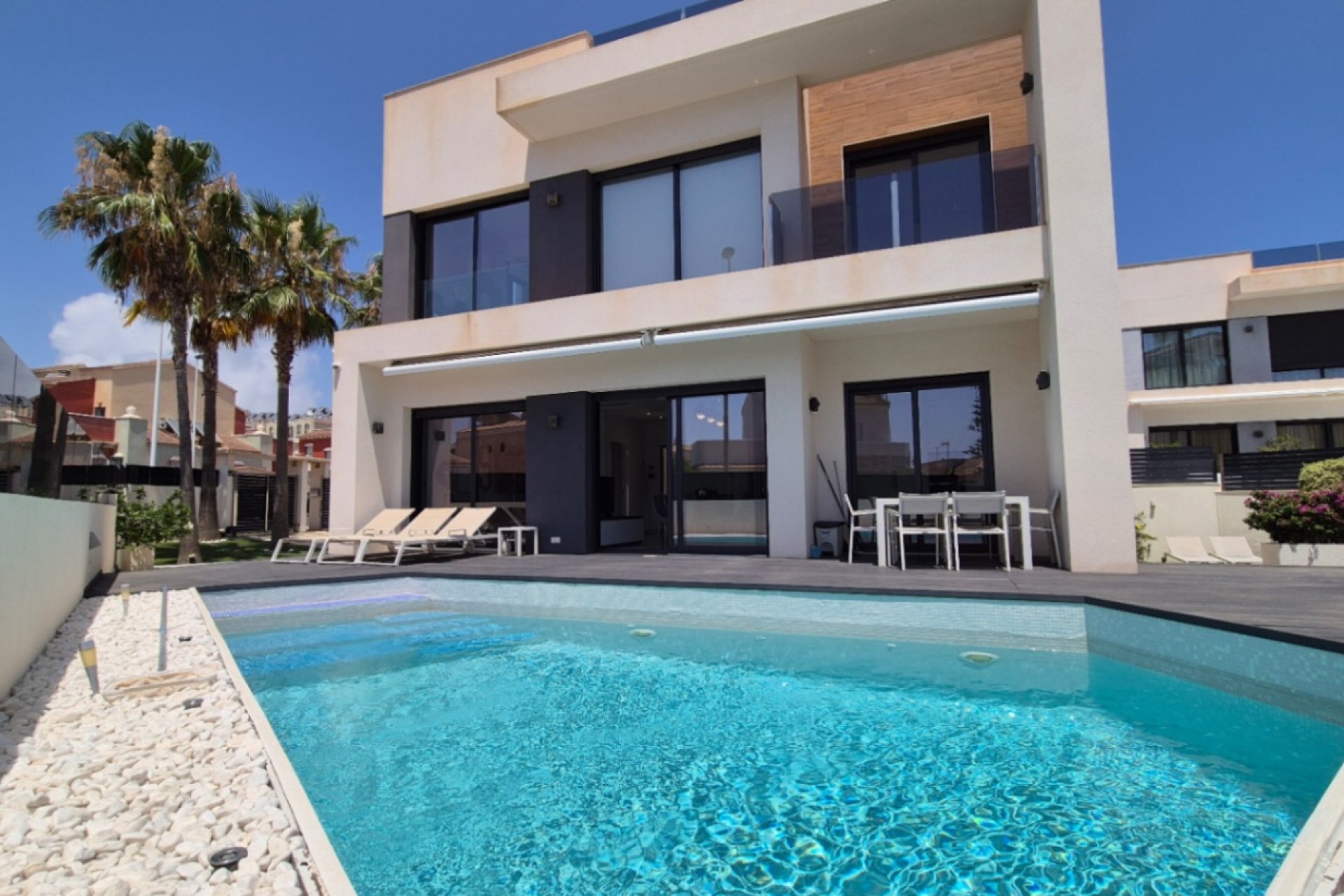 Resale - Villa - Torrevieia - Costa Blanca