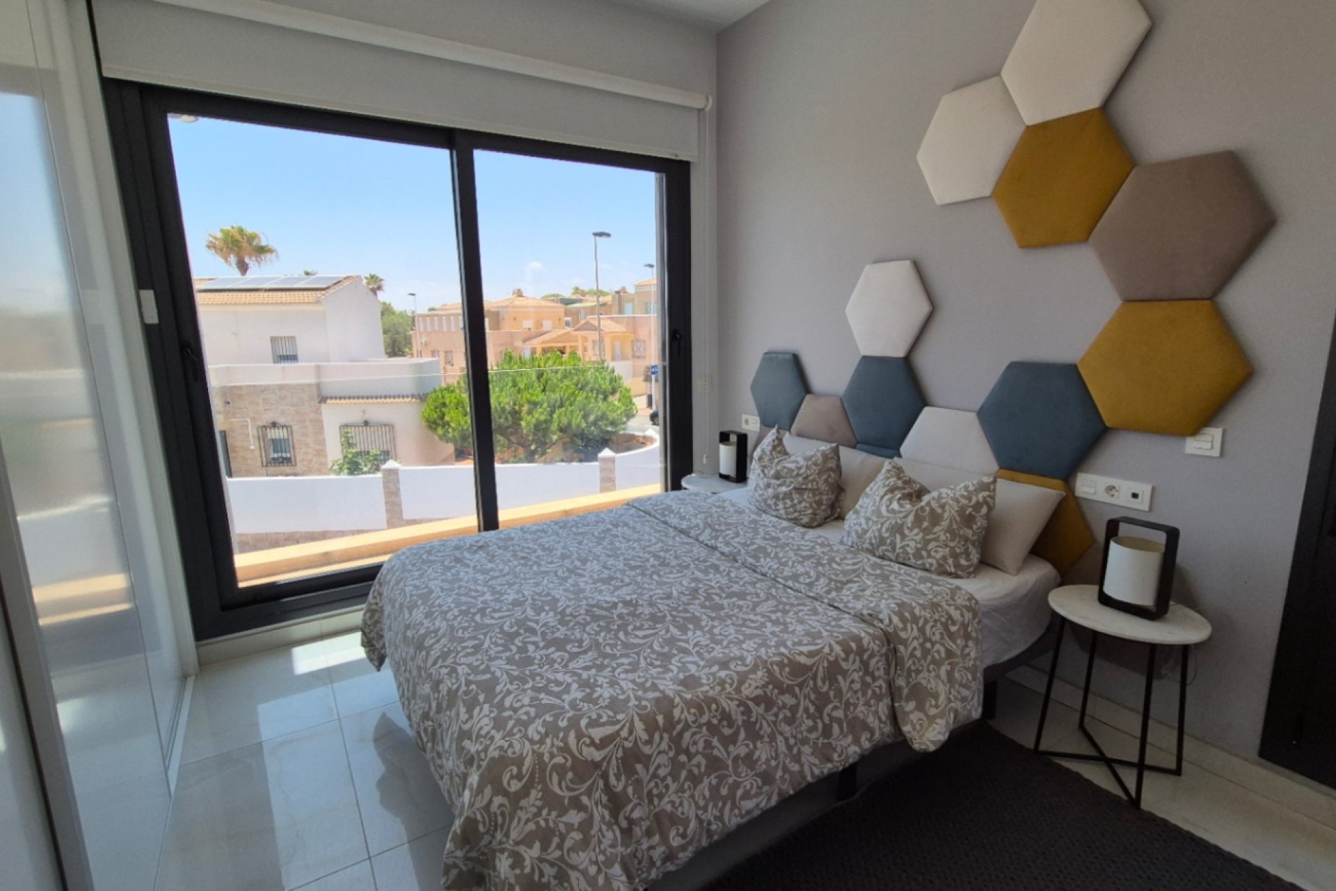 Resale - Villa - Torrevieia - Costa Blanca