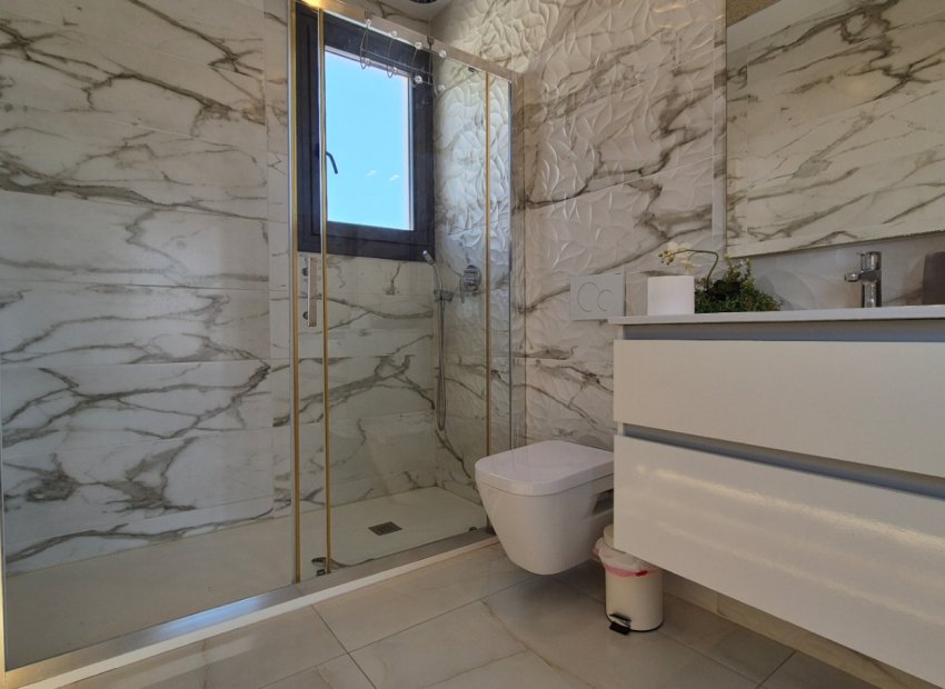 Resale - Villa - Torrevieia - Costa Blanca