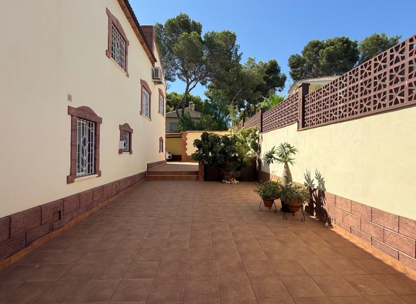 Resale - Villa - Torrevieia - Costa Blanca