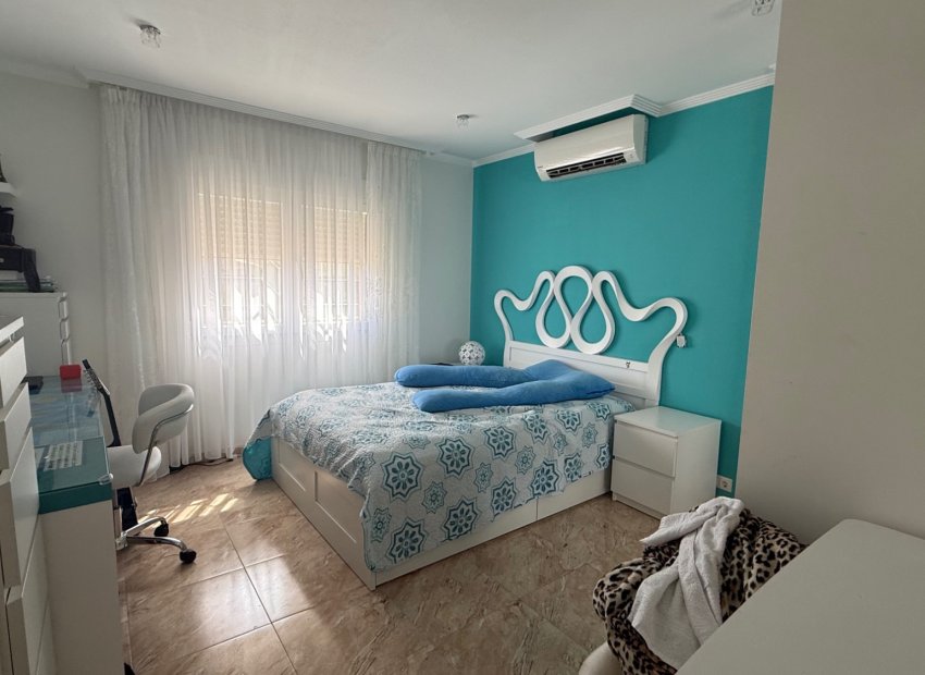 Resale - Villa - Torrevieia - Costa Blanca