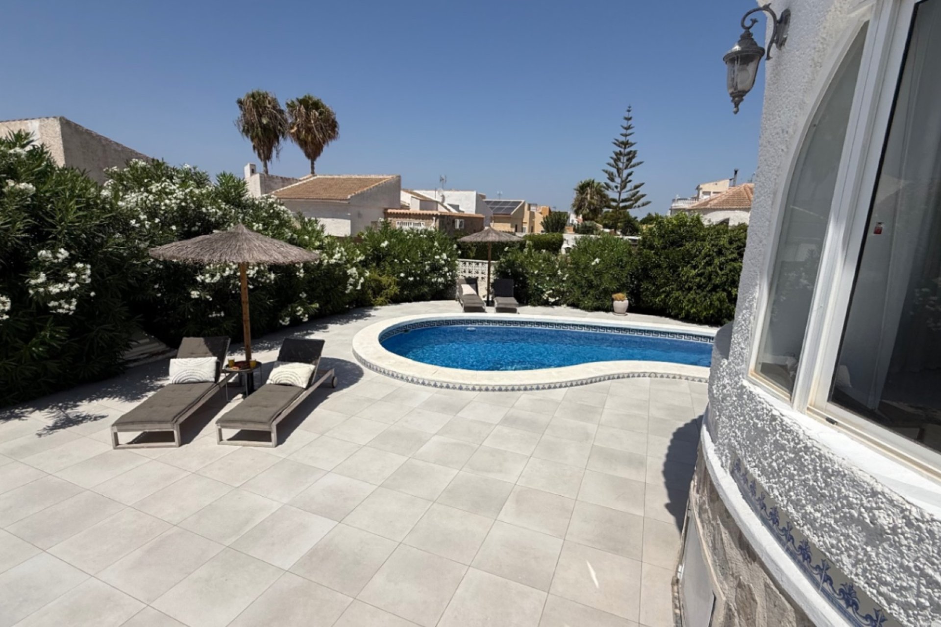 Resale - Villa - Torrevieia - Costa Blanca