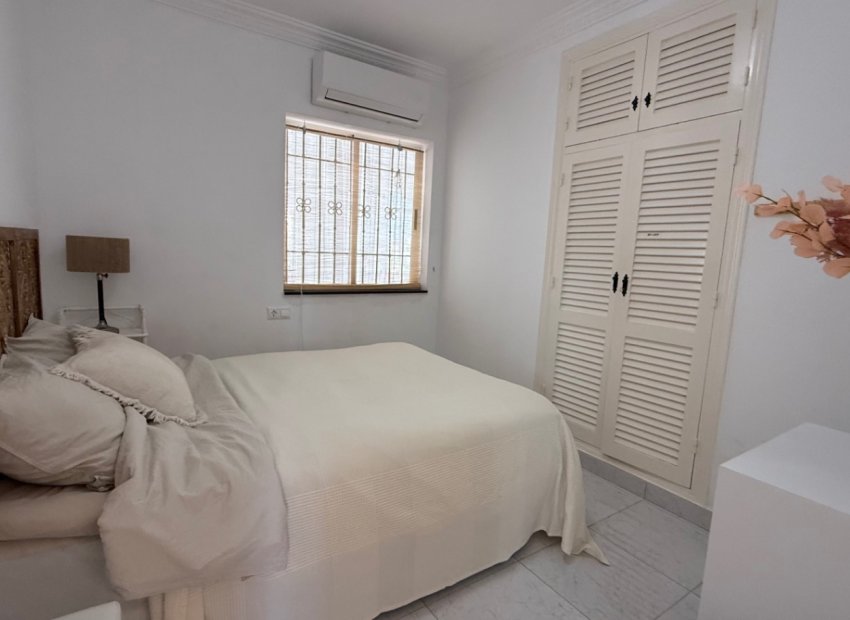 Resale - Villa - Torrevieia - Costa Blanca
