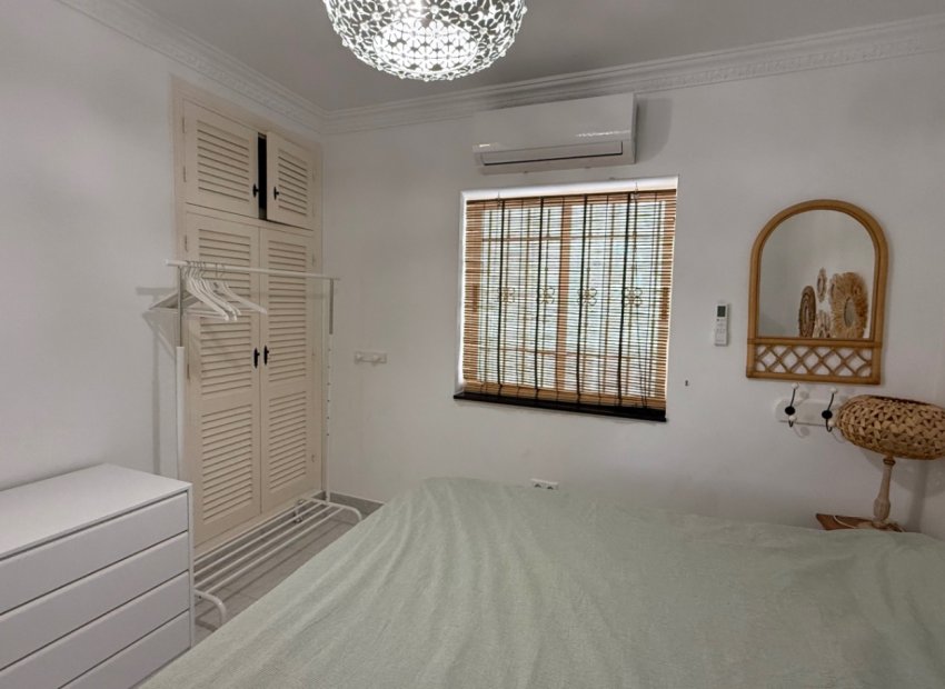 Resale - Villa - Torrevieia - Costa Blanca
