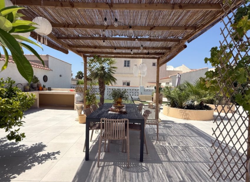 Resale - Villa - Torrevieia - Costa Blanca