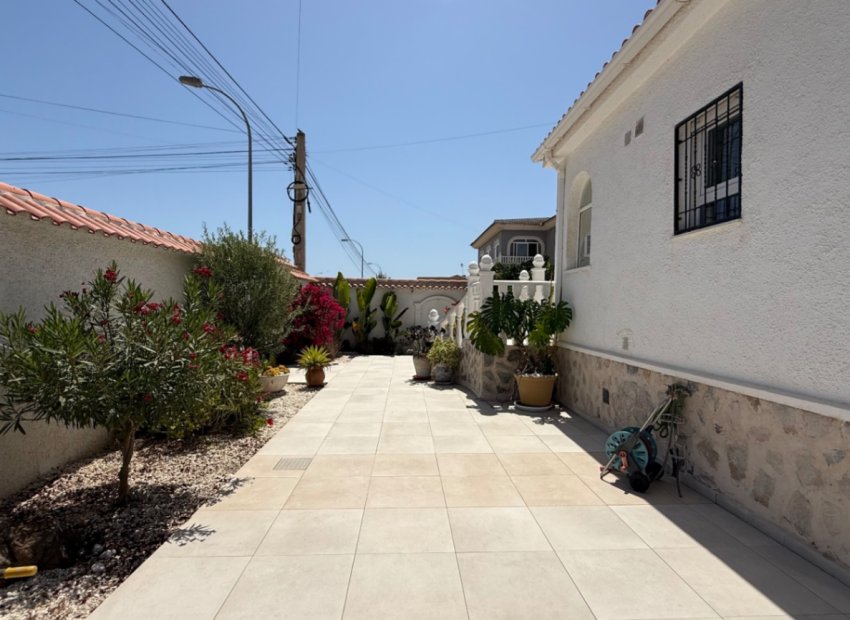 Resale - Villa - Torrevieia - Costa Blanca