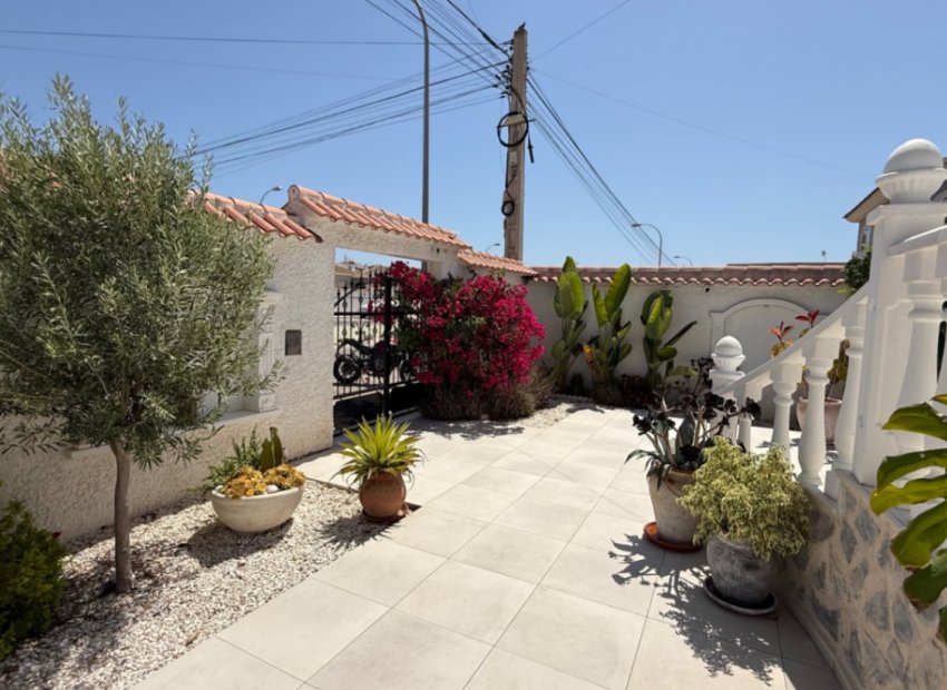 Resale - Villa - Torrevieia - Costa Blanca