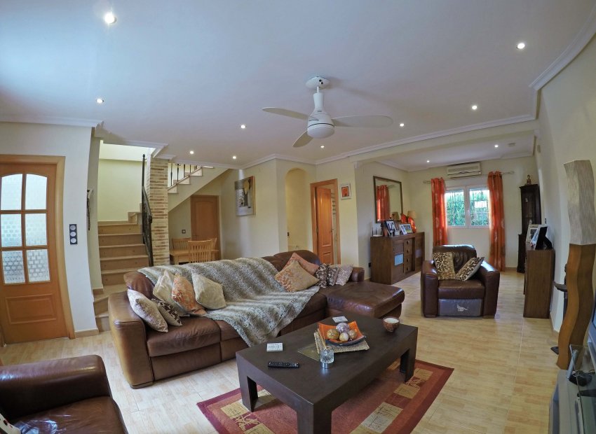 Resale - Villa - Torrevieia - El Chaparral