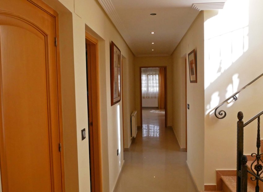 Resale - Villa - Torrevieia - El Chaparral