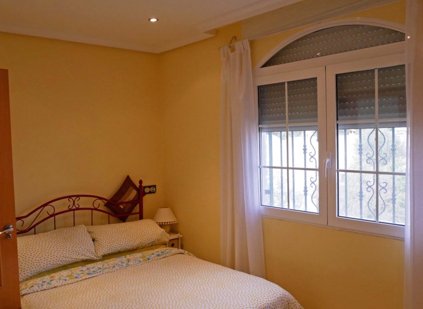 Resale - Villa - Torrevieia - El Chaparral