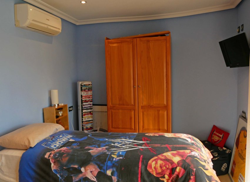 Resale - Villa - Torrevieia - El Chaparral