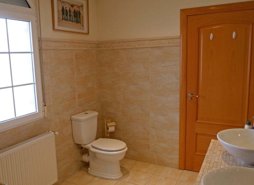 Resale - Villa - Torrevieia - El Chaparral