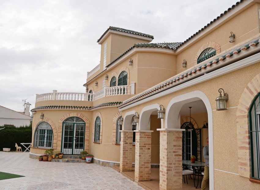 Resale - Villa - Torrevieia - El Chaparral