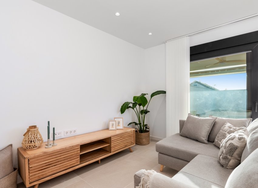 Resale - Villa - Torrevieia - El Chaparral