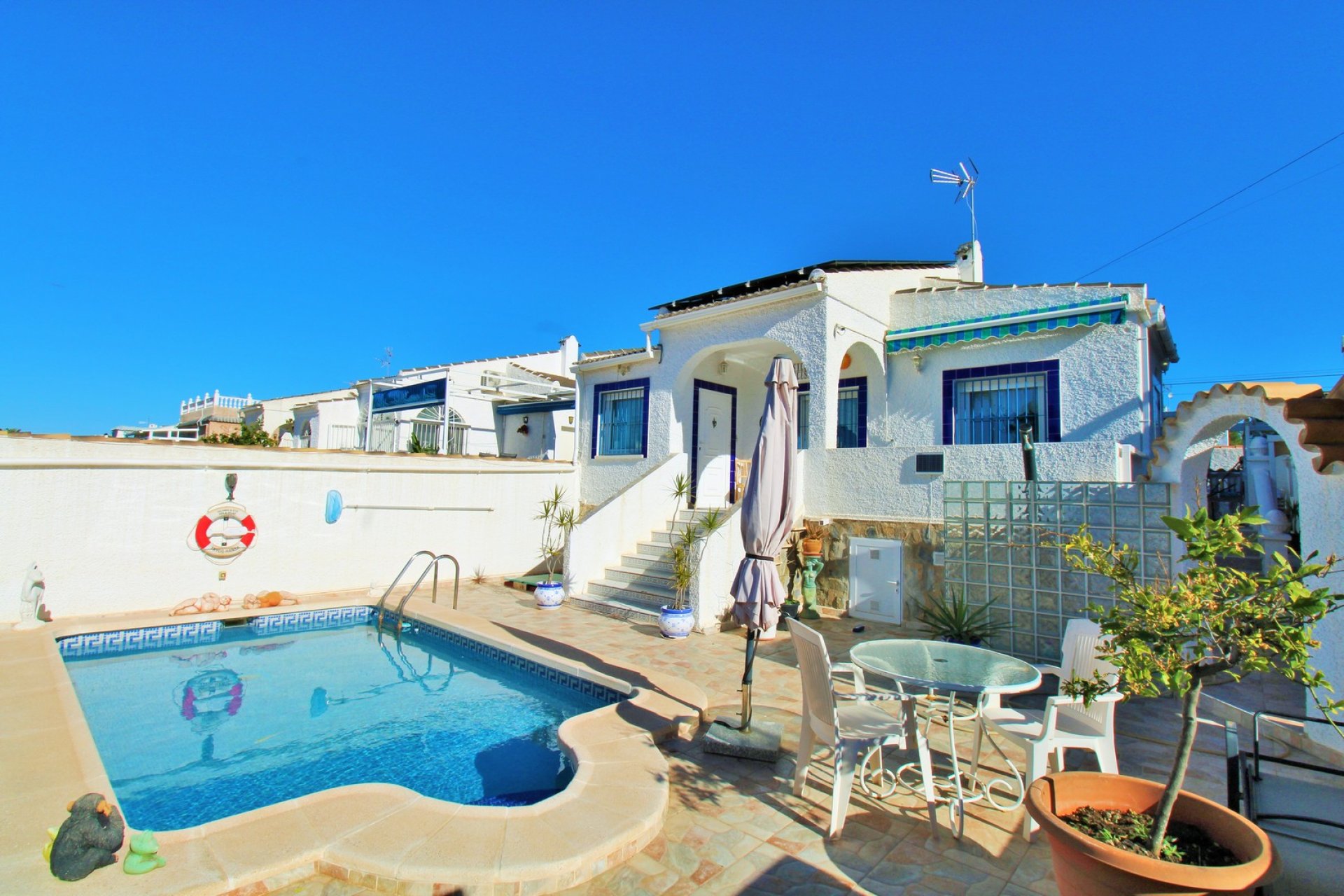 Resale - Villa - Torrevieia - El Chaparral