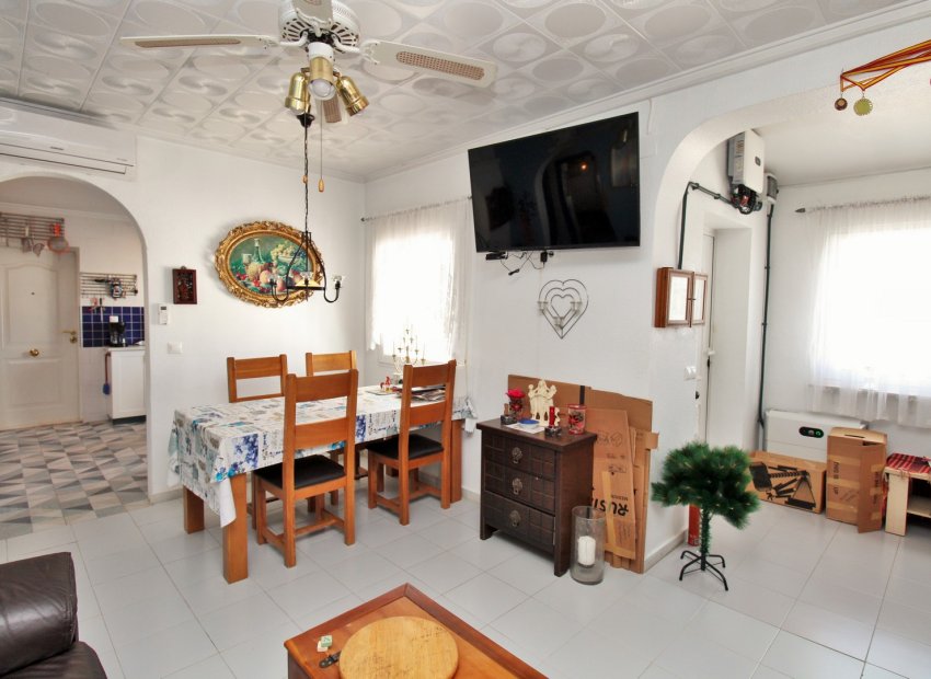 Resale - Villa - Torrevieia - El Chaparral